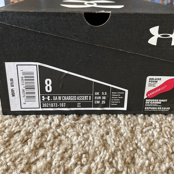 Under Armour Women’s running shoes - Picture 5 of 5